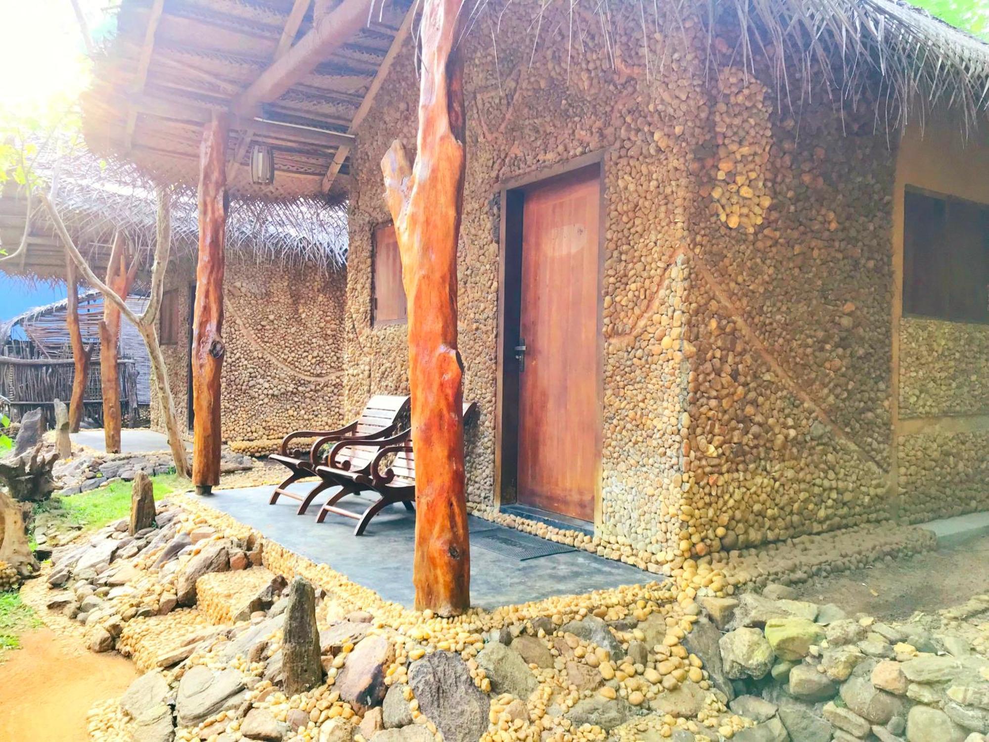 Atha Safari Resort & Riverside Camping อุดาวาลาเว ภายนอก รูปภาพ
